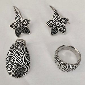 Set of beaded floral design: ring, pendant, and drop earrings
